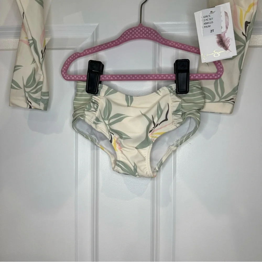 Jessica Simpson brand new